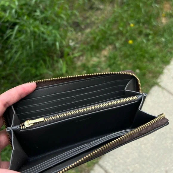 Coach Wallet - Picture 4 of 4